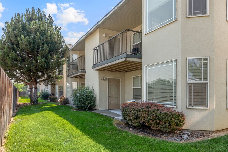 More Photos Of 1805 E Overland Rd, Meridian Apartments For Sale