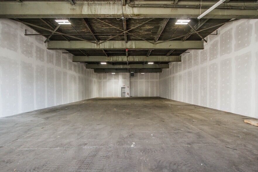 More Photos Of 21 Ellsworth St, Worcester Warehouse For Sale