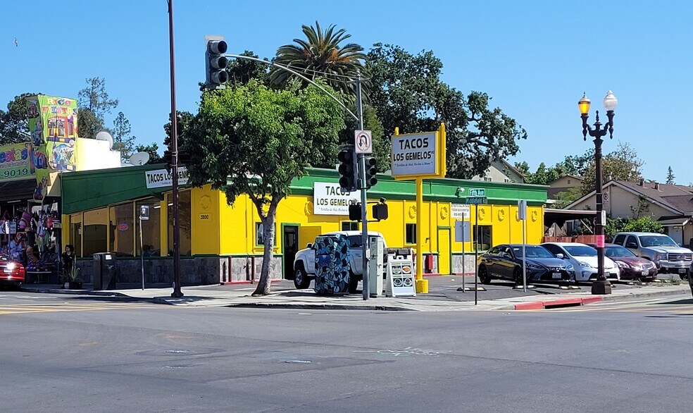 More Photos Of 3200 Middlefield Rd, Menlo Park Storefront For Sale