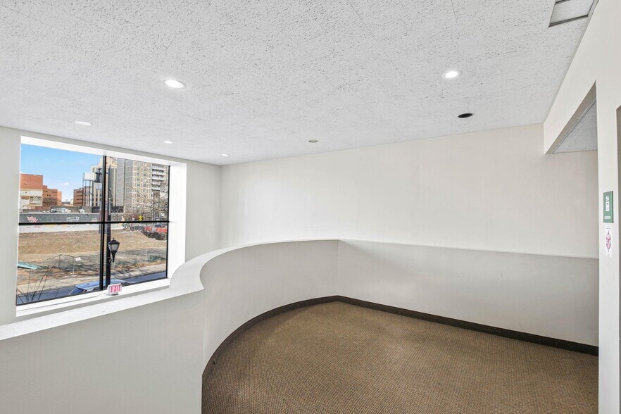 More Photos Of 10 W Northampton St, Wilkes-Barre Storefront For Sale