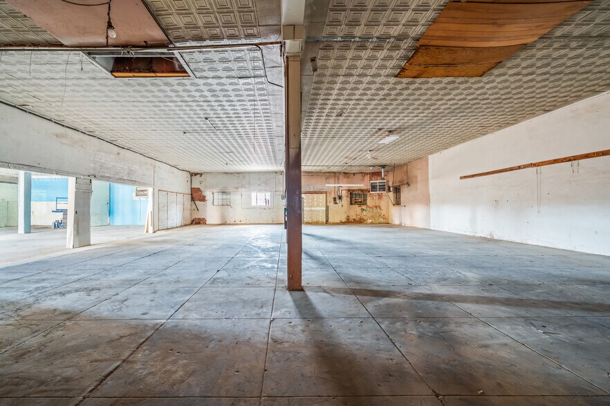 More Photos Of 1301 Buddy Holly Ave, Lubbock Warehouse For Sale