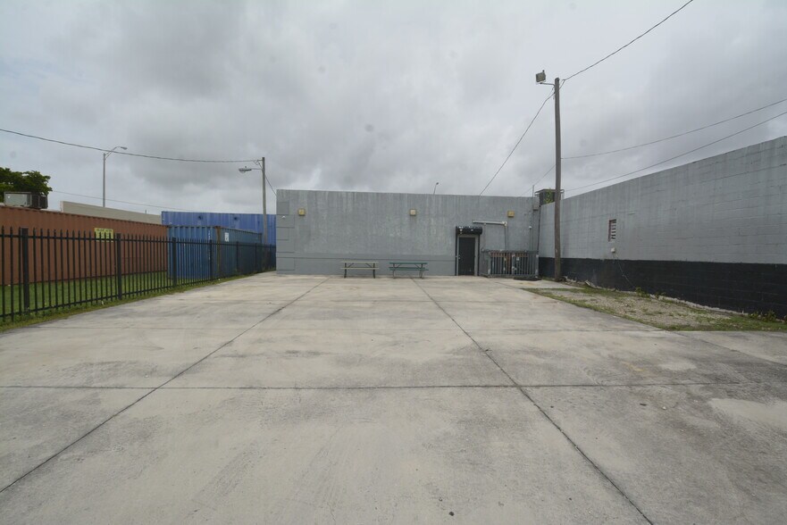 More Photos Of 5525 NW 7th Ave, Miami Loft Creative Space For Lease