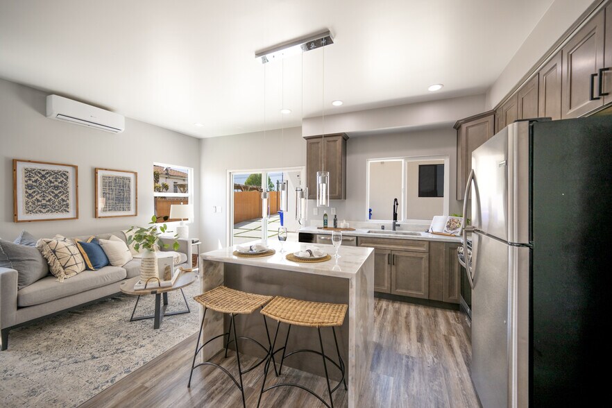 More Photos Of 2917-23 Preece St, San Diego Apartments For Sale