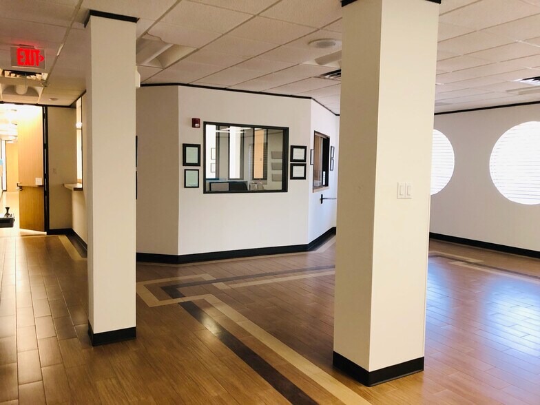 More Photos Of 2105 Jackson St, Houston Office For Lease