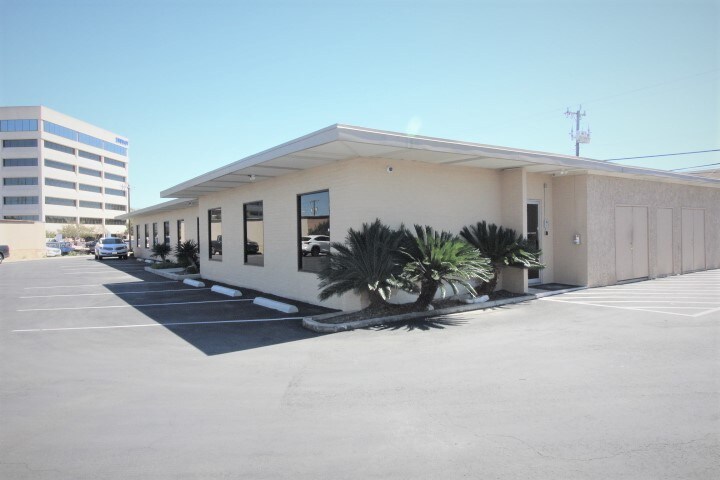 More Photos Of 8603 N New Braunfels Ave, San Antonio Medical For Lease
