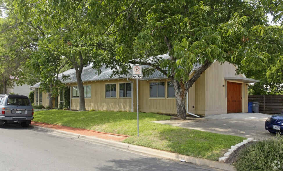 Primary Photo Of 1100 W 41st St, Austin Office For Lease
