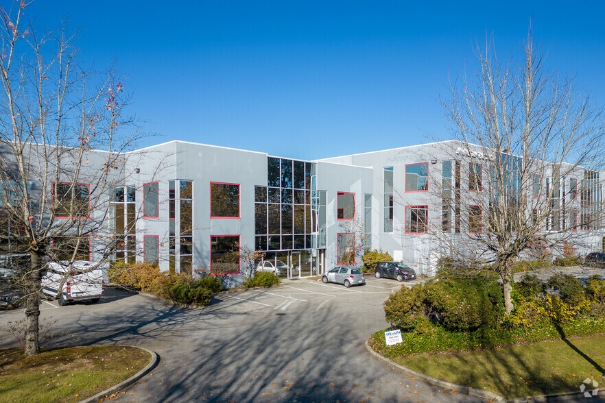 More Photos Of 1465 Kebet Way, Port Coquitlam Warehouse For Lease