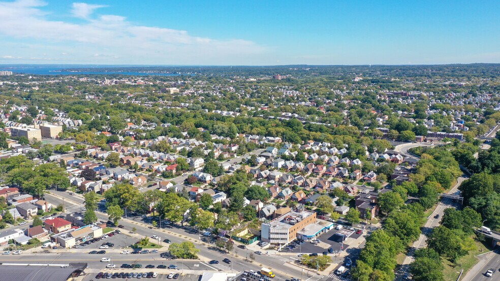 More Photos Of 5847 Francis Lewis Blvd, Oakland Gardens Medical For Sale