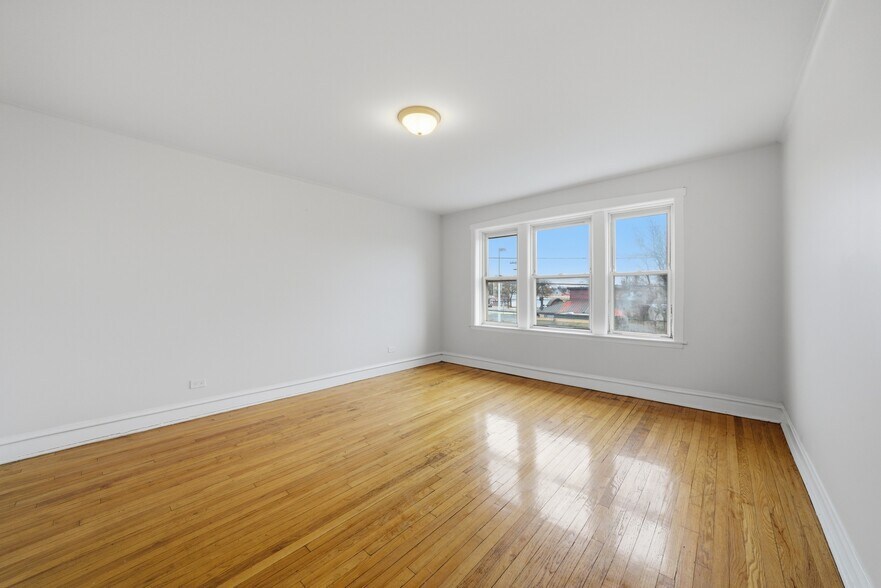 More Photos Of 2119 S 51st Ave, Cicero Apartments For Sale