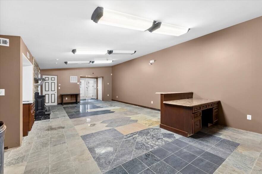 More Photos Of 155 Ushers Rd, Round Lake Warehouse For Sale