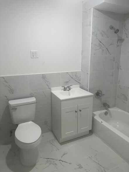 More Photos Of 947 College Ave, Bronx Medical For Lease