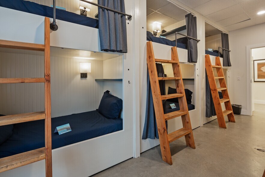 More Photos Of 134 Chapala St, Santa Barbara Hospitality For Sale