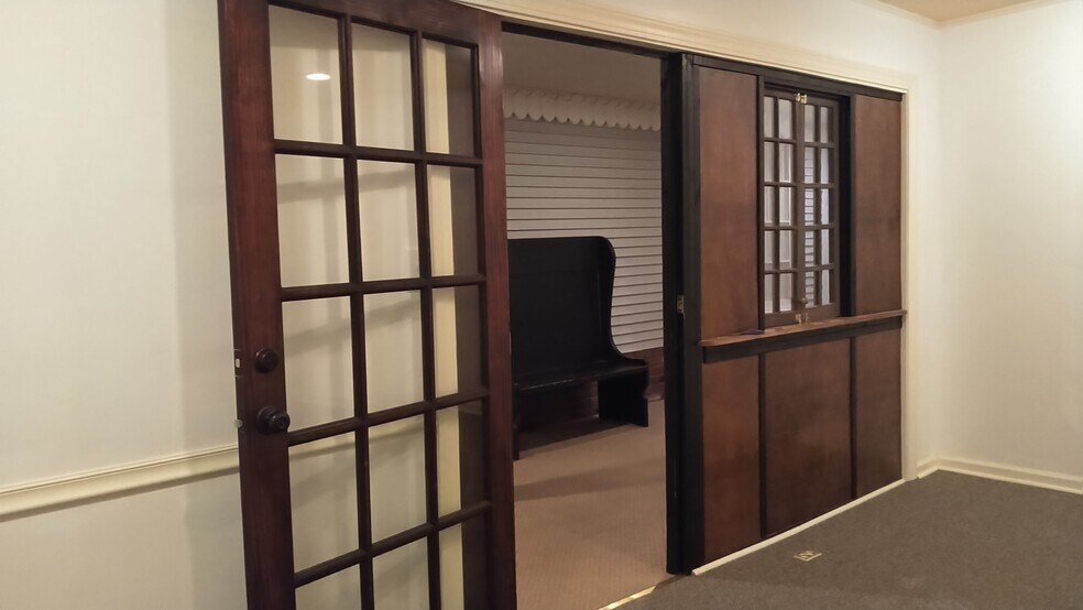 More Photos Of 34 W Main St, Hamlet Office For Lease