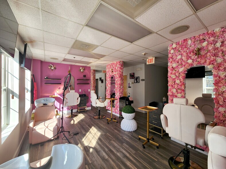 More Photos Of 13895 Hedgewood Dr, Woodbridge Medical For Sale