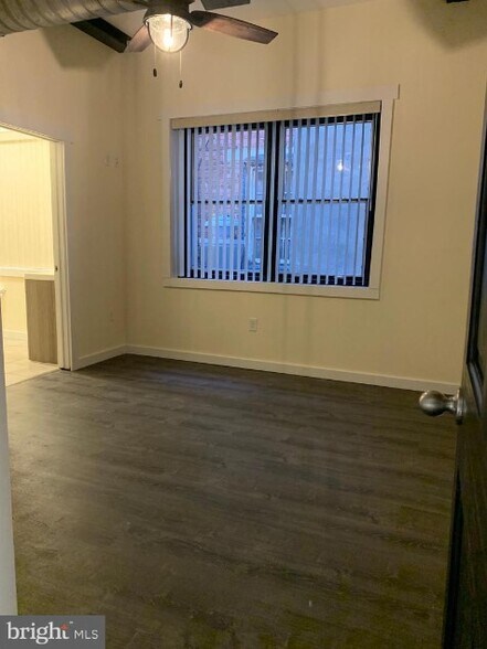 More Photos Of 833 N Market St, Wilmington Office Residential For Sale