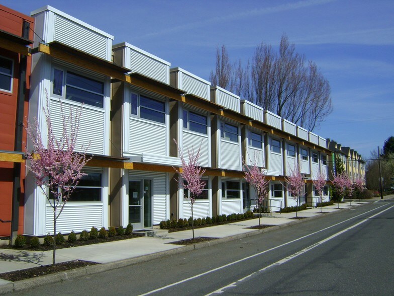 More Photos Of 3829-3843 NE Tillamook St, Portland Office For Lease