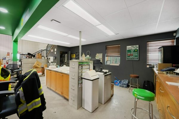 More Photos Of 30 Industrial Dr, Sylvan Lake Service For Lease