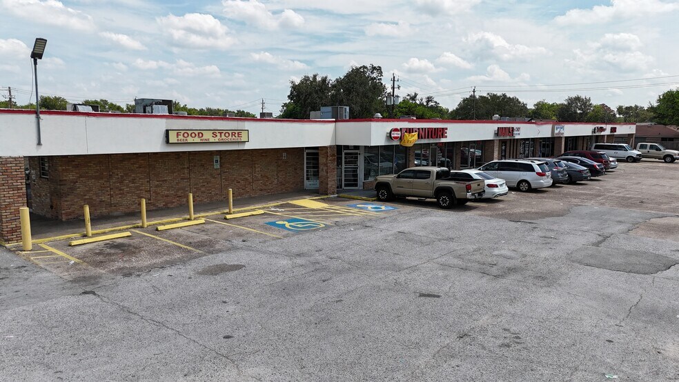 More Photos Of 1530 Kenforest Dr, Missouri City Convenience Store For Sale
