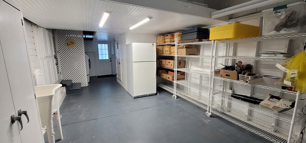 More Photos Of 3351 Bahia Vista St, Sarasota Storefront For Sale