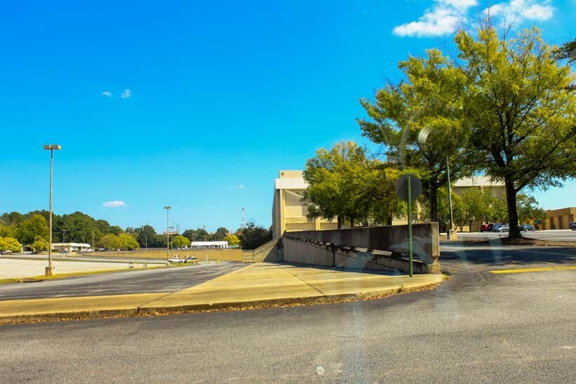 More Photos Of 2731 Candler Rd, Decatur General Retail For Lease