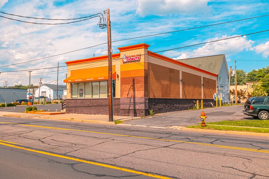 More Photos Of 246 N Courtland St, East Stroudsburg Freestanding For Sale