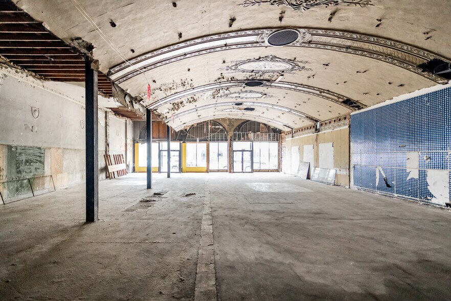 More Photos Of 6532 Woodward Ave, Detroit General Retail For Sale