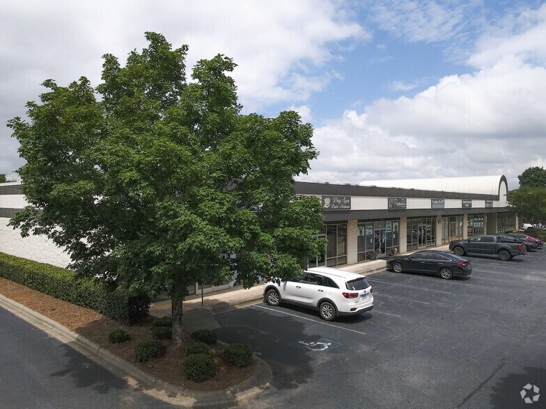 Primary Photo Of 18505 Statesville Rd, Cornelius Office For Sale