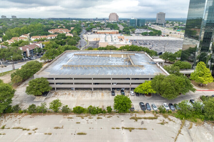 More Photos Of 7550 W Interstate 10, San Antonio Office For Lease