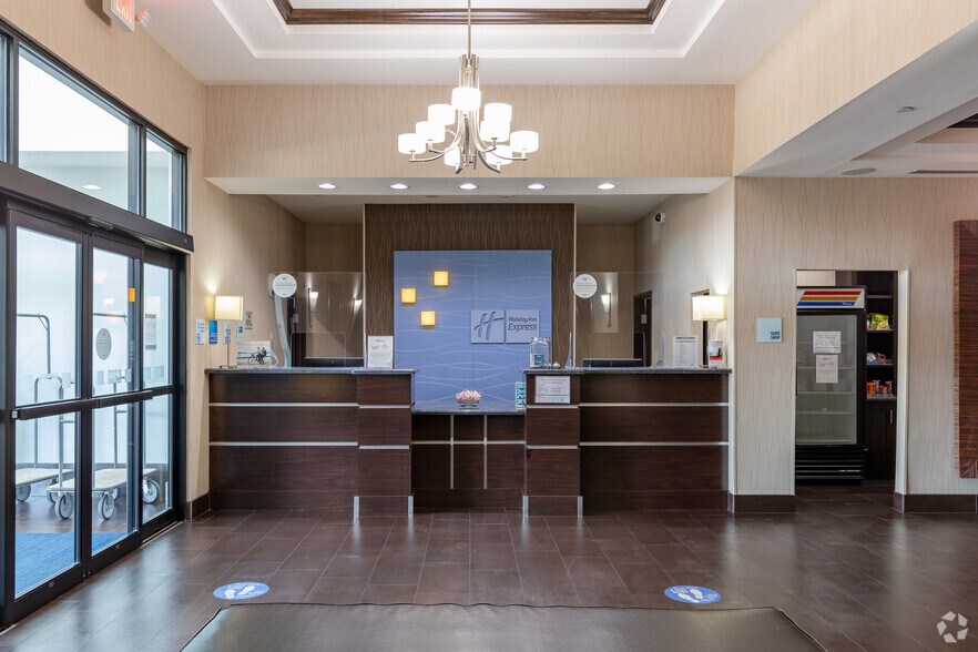 More Photos Of 9120 West Rd, Houston Hotel For Sale