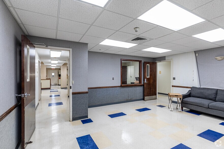 More Photos Of 125 Liberty St, Springfield Medical For Lease