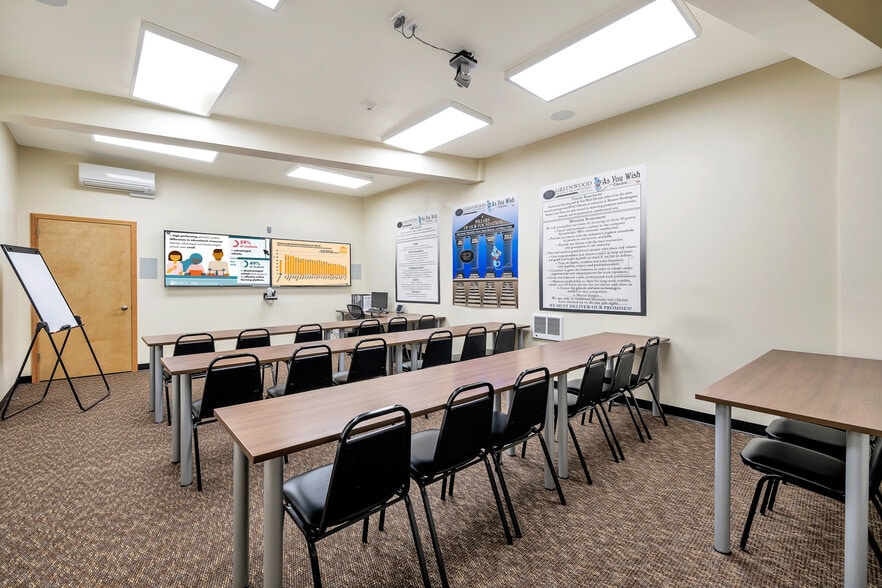 More Photos Of 13003 Tukwila International Blvd, Tukwila Warehouse For Sale