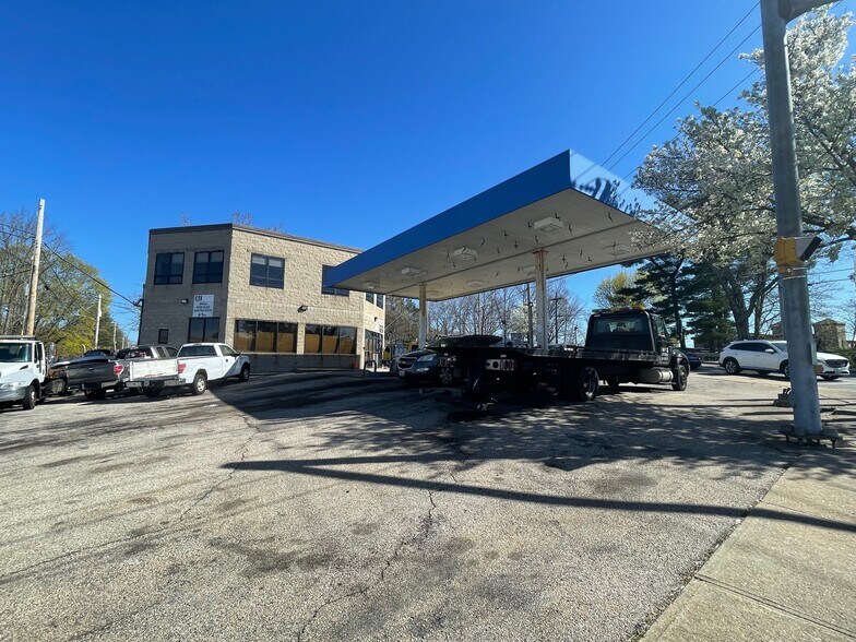 More Photos Of 94 W Warwick Ave, West Warwick Auto Repair For Lease