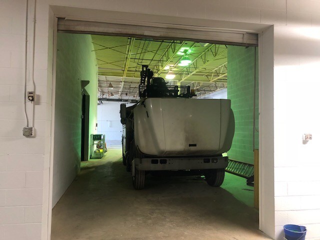 More Photos Of 35468 Groesbeck Hwy, Clinton Township Warehouse For Lease