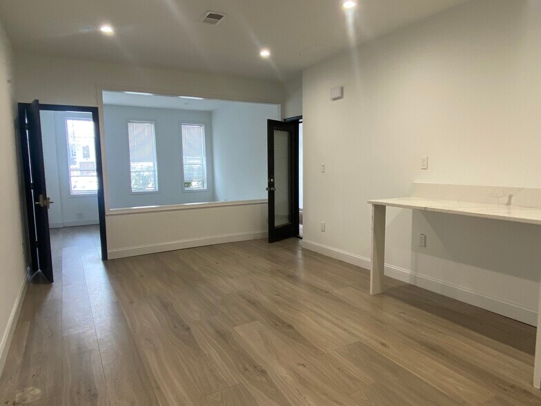 More Photos Of 1802 11th St NW, Washington Office For Lease