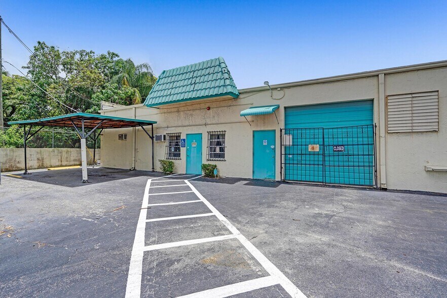 More Photos Of 5870 Stirling Rd, Hollywood Auto Repair For Lease