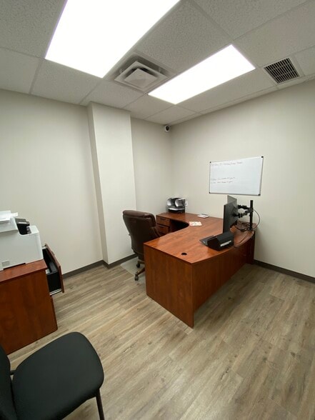 More Photos Of 2345 Southwest Blvd, Grove City Warehouse For Lease
