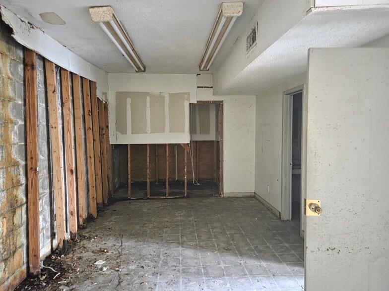 More Photos Of 4910 Griggs Rd, Houston Flex For Lease
