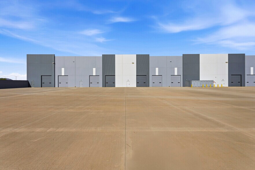 More Photos Of 6459 S Sossaman Rd, Mesa Warehouse For Lease