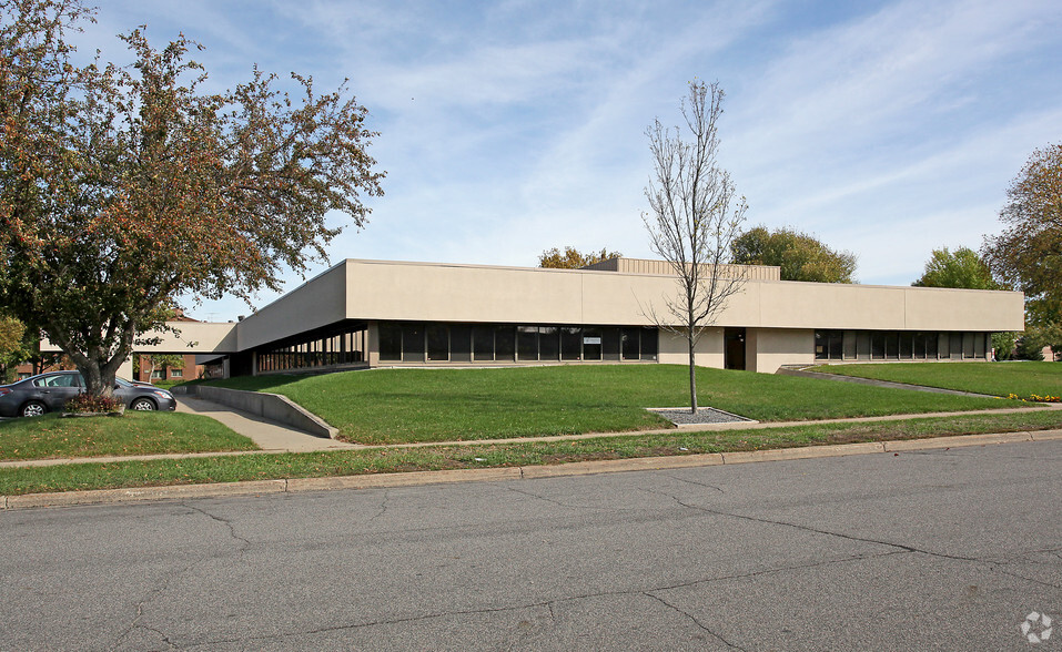 Primary Photo Of 1521 Northway Dr, Saint Cloud Medical For Lease