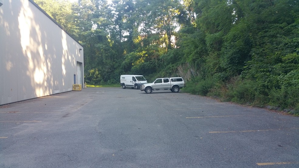 More Photos Of 159 Grassy Plain St, Bethel Manufacturing For Sale