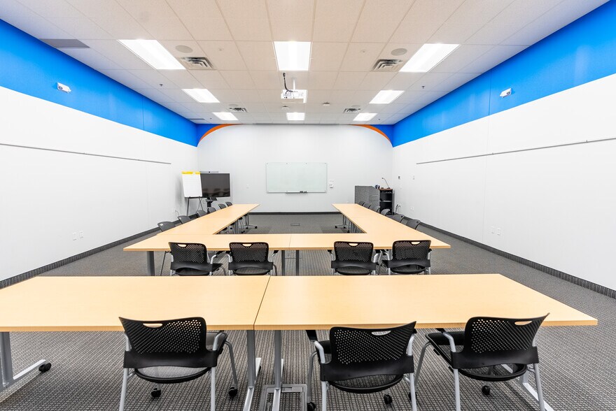 More Photos Of 6900 W 110th St, Bloomington Office For Lease