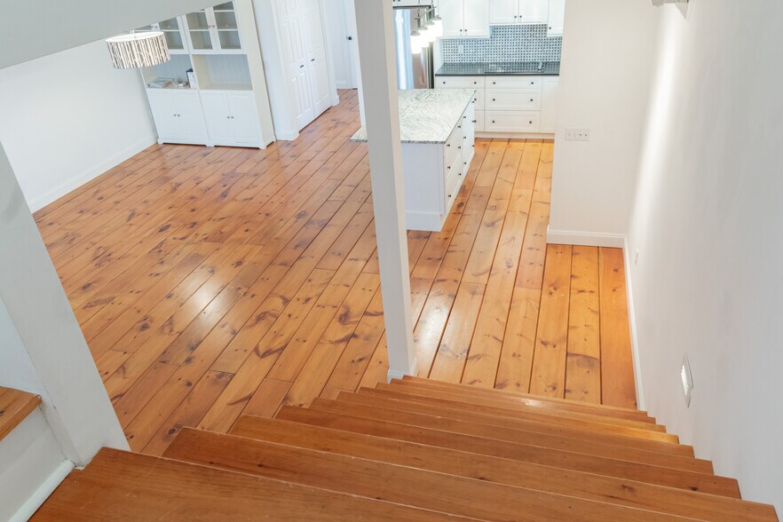 More Photos Of 72 Main St, Wiscasset Storefront Retail Residential For Sale