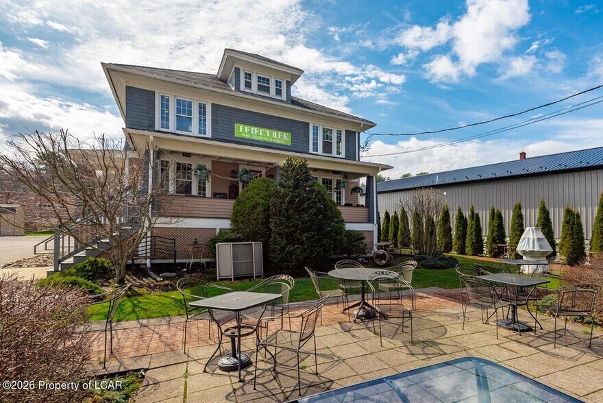 More Photos Of 206 N Main St, Shavertown Office For Sale