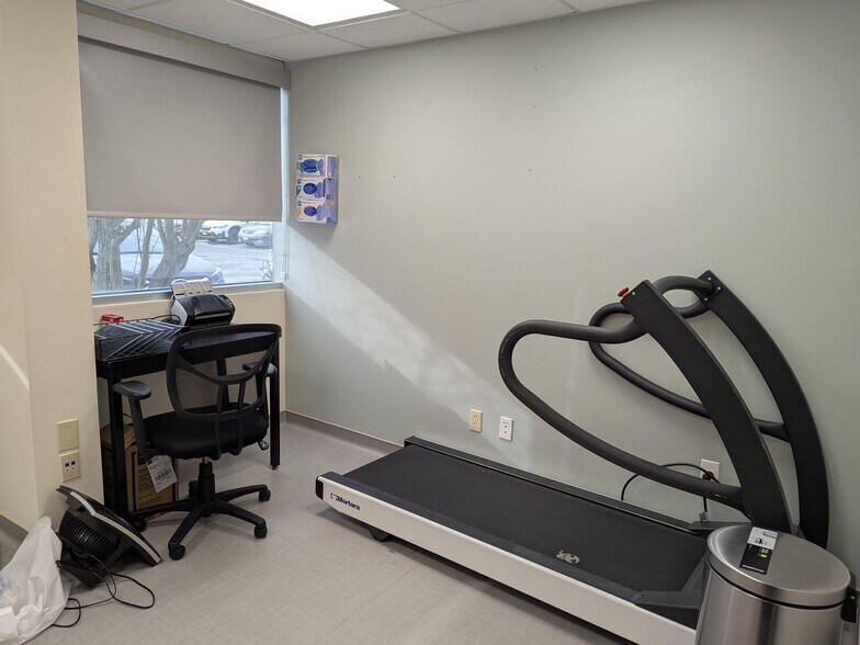 More Photos Of 775 Park Ave, Huntington Medical For Lease