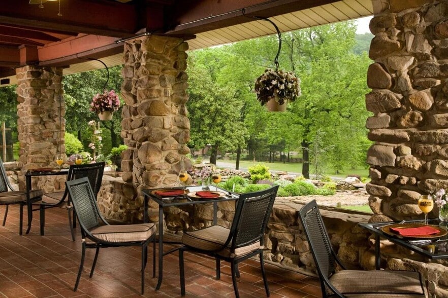 More Photos Of 2009 Park Ave, Hot Springs Hospitality For Sale