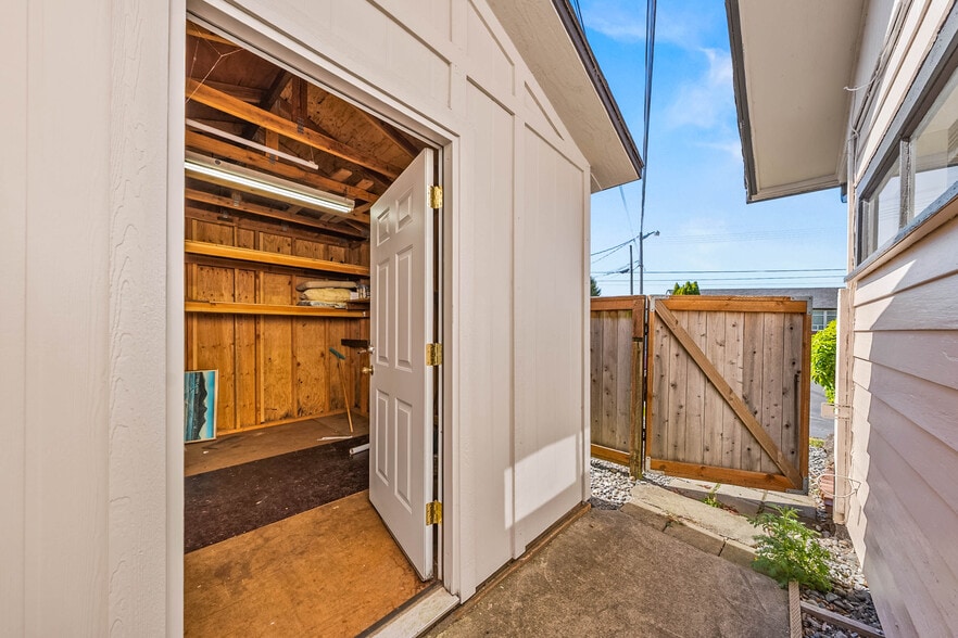 More Photos Of 542 Pacific Ave, Brookings Multifamily For Sale