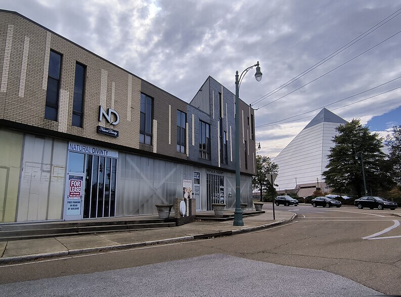 More Photos Of 440 N Front St, Memphis Freestanding For Lease