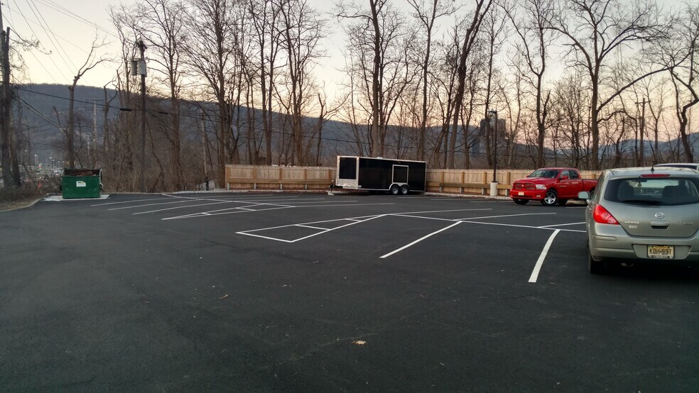 More Photos Of 185 State Route 17, Mahwah Office For Lease