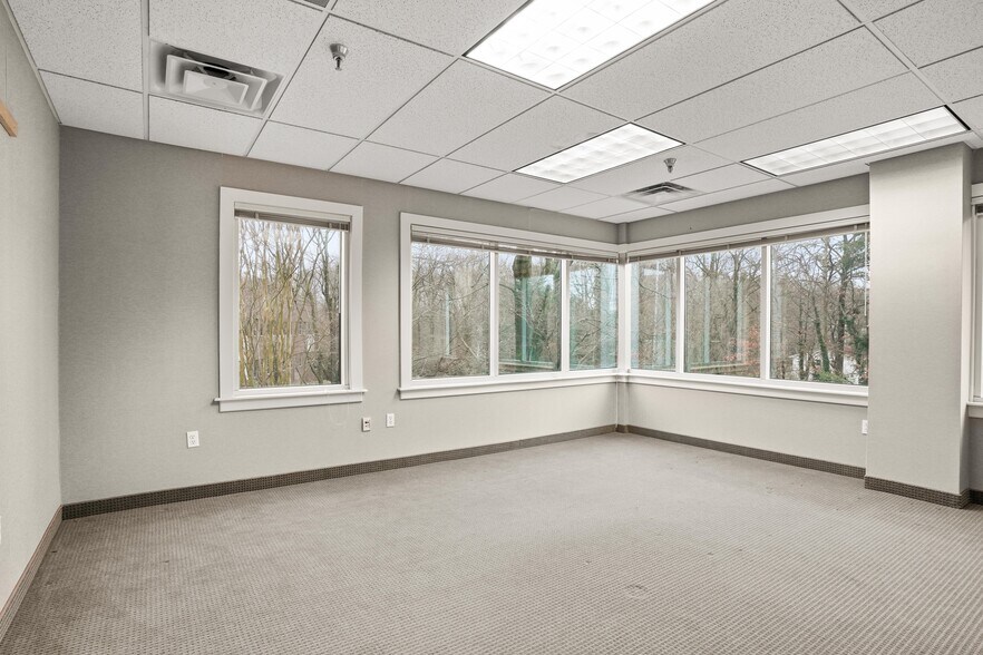 More Photos Of 46611 Corporate Dr, Lexington Park Office For Lease
