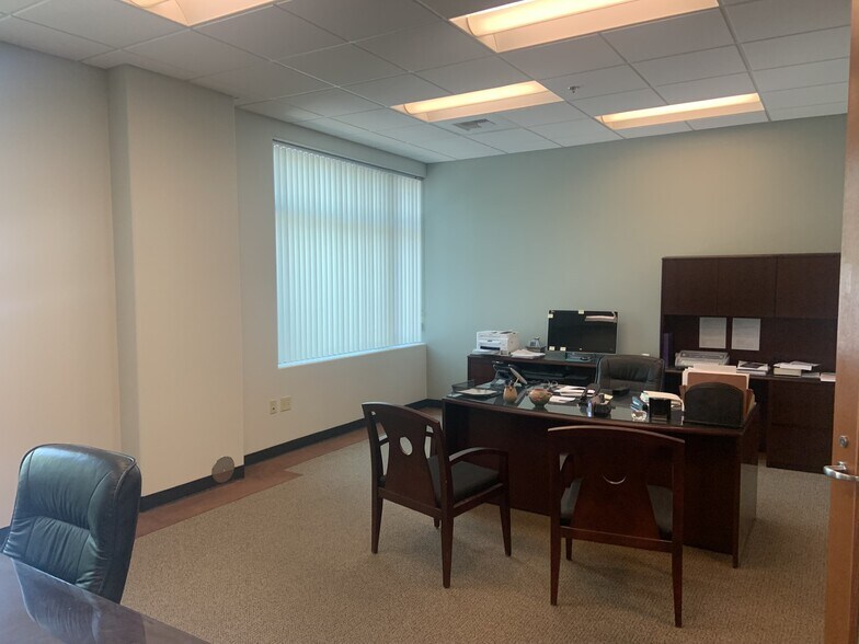 More Photos Of 193 Blue Ravine Rd, Folsom Office For Sale